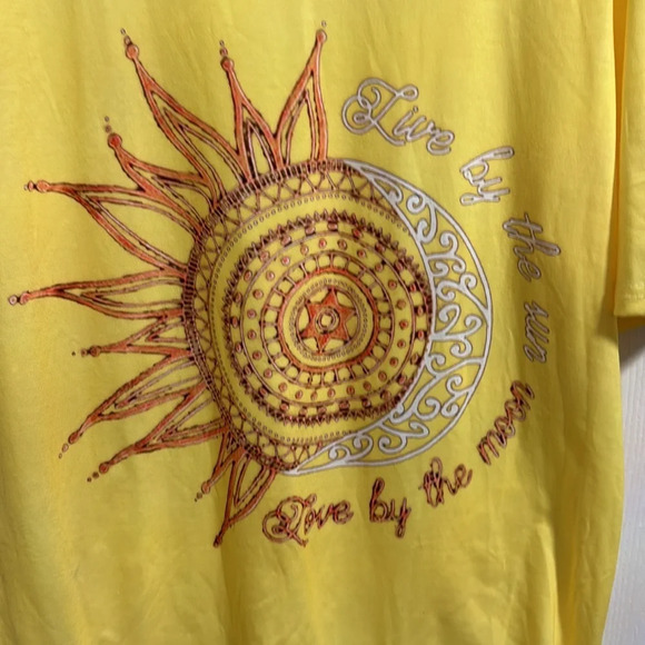 Cute Bright Yellow “Live By The Sun Love‎ By The Moon” Short Sleeved T Shirt 2XL - Picture 2 of 6